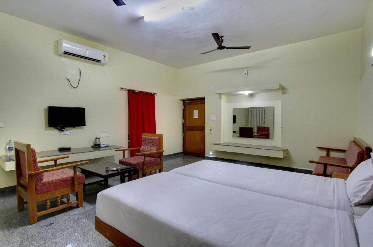 Kanthi Resorts Badami Bagalkot Exterior photo