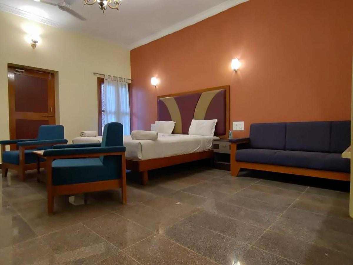 Kanthi Resorts Badami Bagalkot Exterior photo